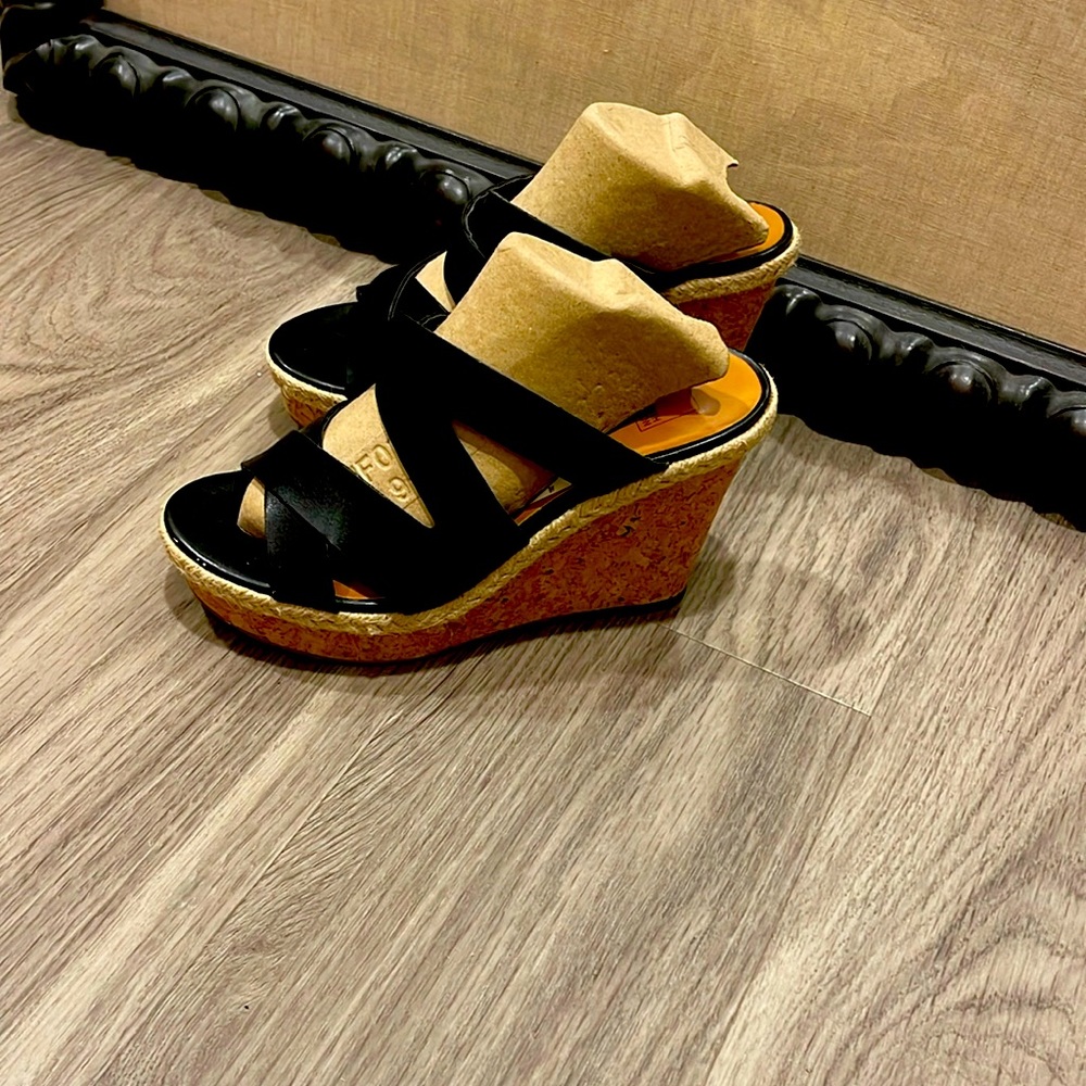 Black wedges size 5